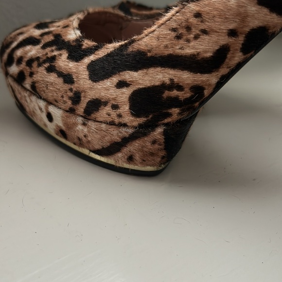 Sooo Cute Vince Camuto leopard print heels size 8 - Picture 6 of 8